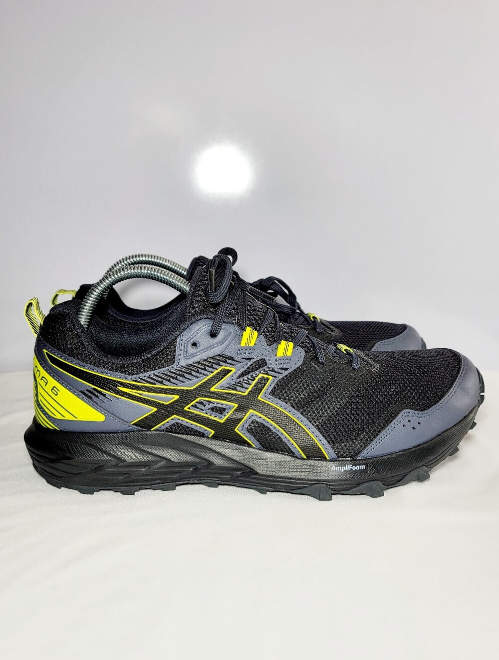 Men Size 11 Asic's Sonoma 6 Trail Running Sneaker's.
